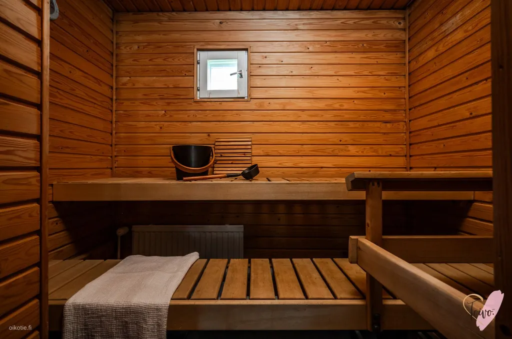 Toad - Three-Bedroom House with Garden in Maikkula, Oulu