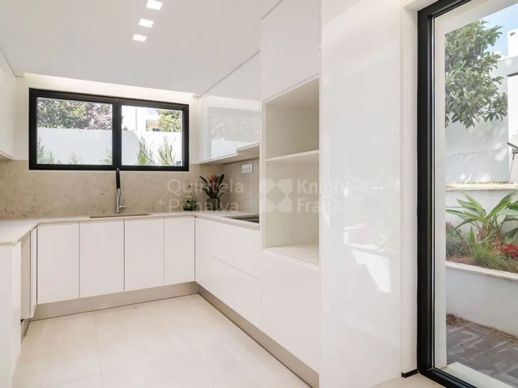 Cuisine - Luxury Villa with Pool in Estoril, Cascais