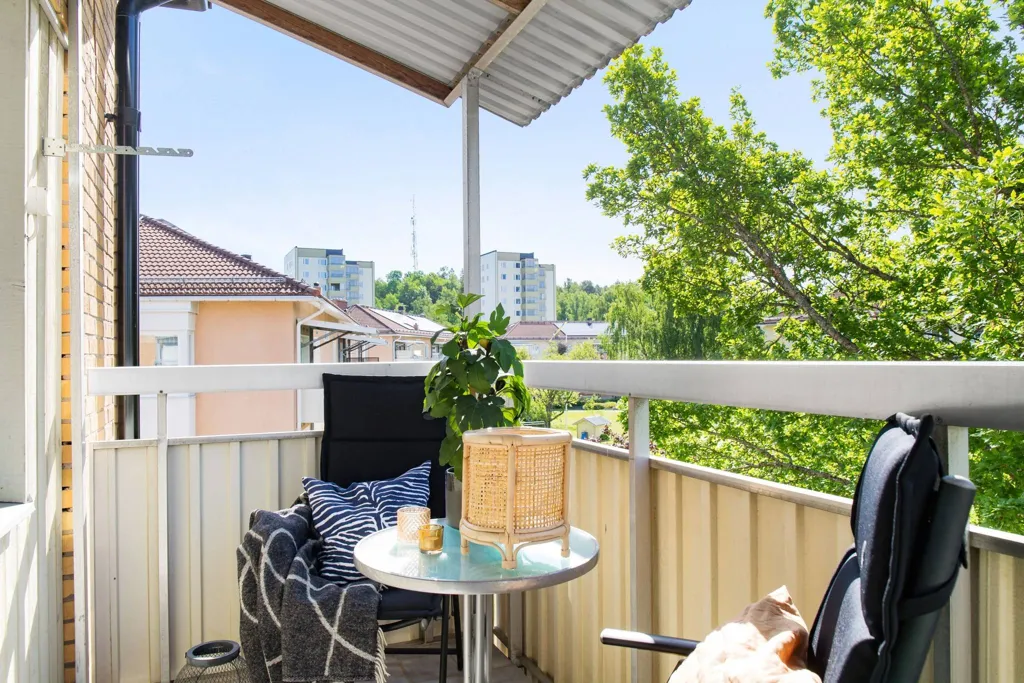 Balcon - Apartment with Renovated Facilities in Norrstrand