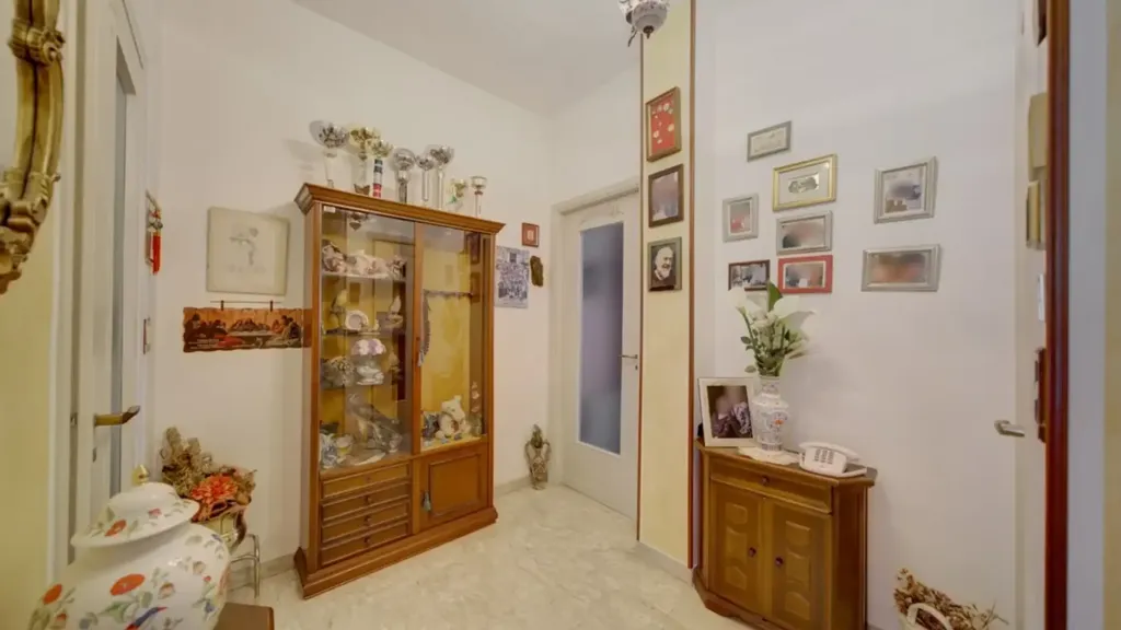 Esik - Partially Rented Flat with Balcony in Rivalta di Torino