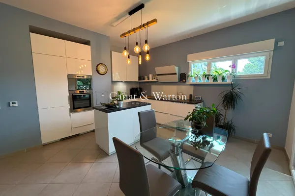 Cuisine - Appartement Rez-de-Jardin avec Terrasse et Piscine à Fréjus