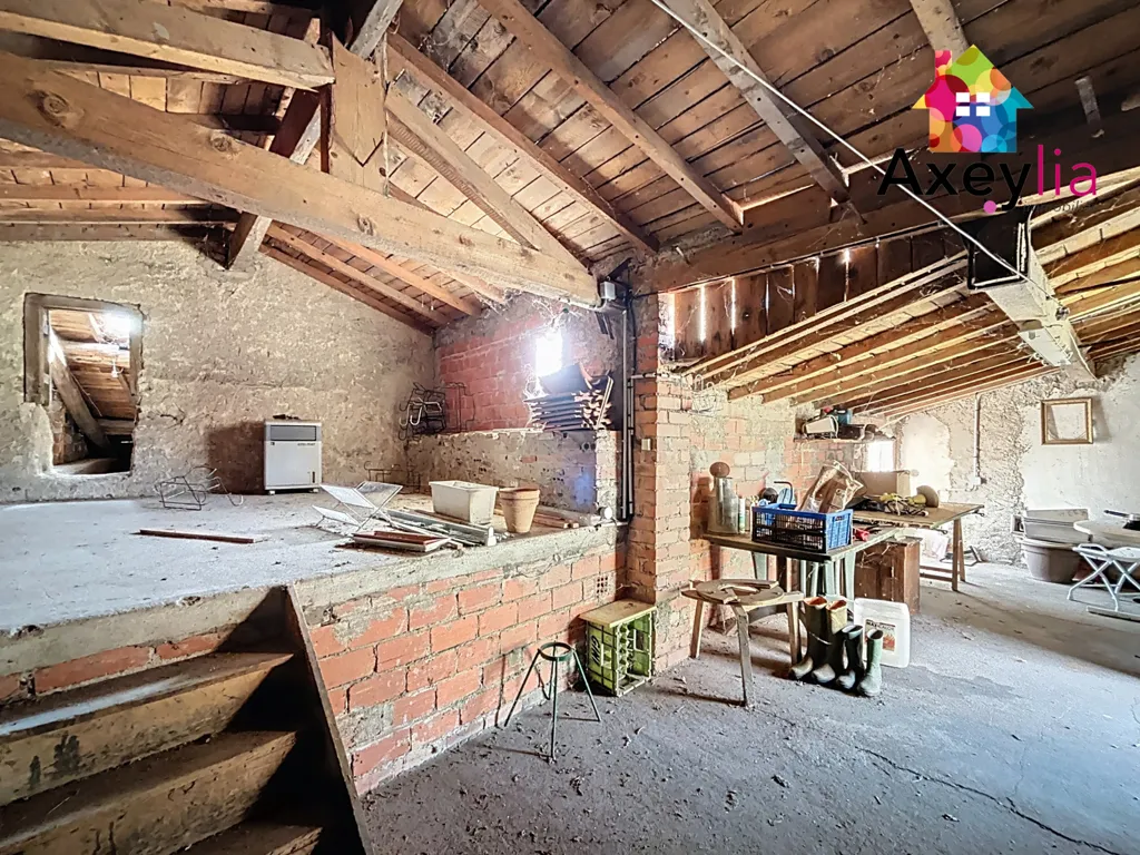 Pièces - Maison de Bourg avec Terrain et Dépendances à Renaison