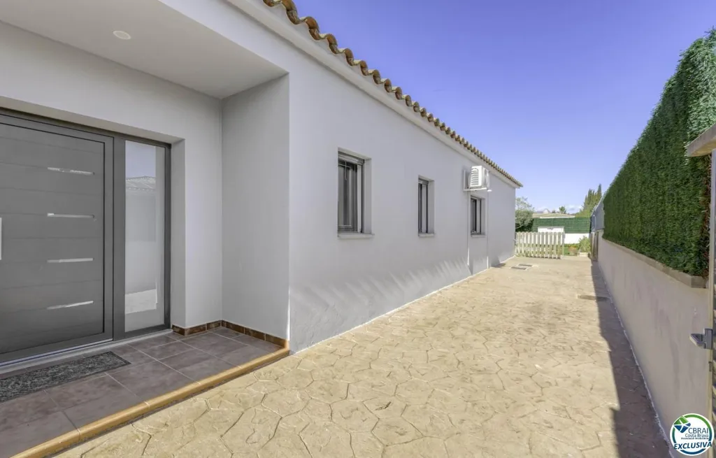 Extérieur - Chalet with Pool and Solar Panels in Carrer Canigó