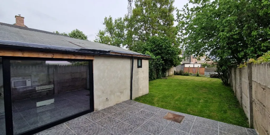 Aed - Renovatable House with Garden in Waasmunster