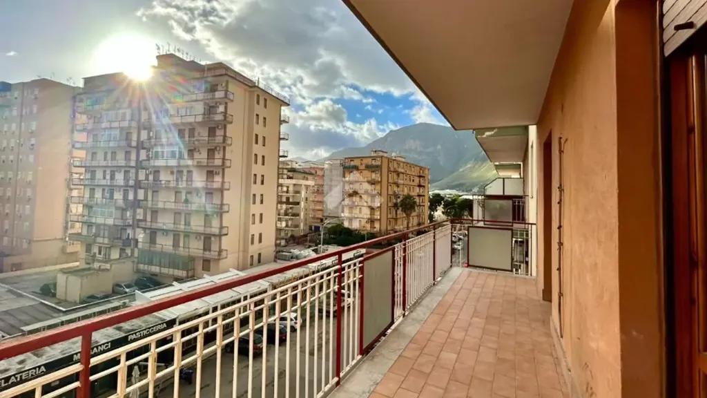 Balcone - Spacious Apartment with Balcony in Palermo