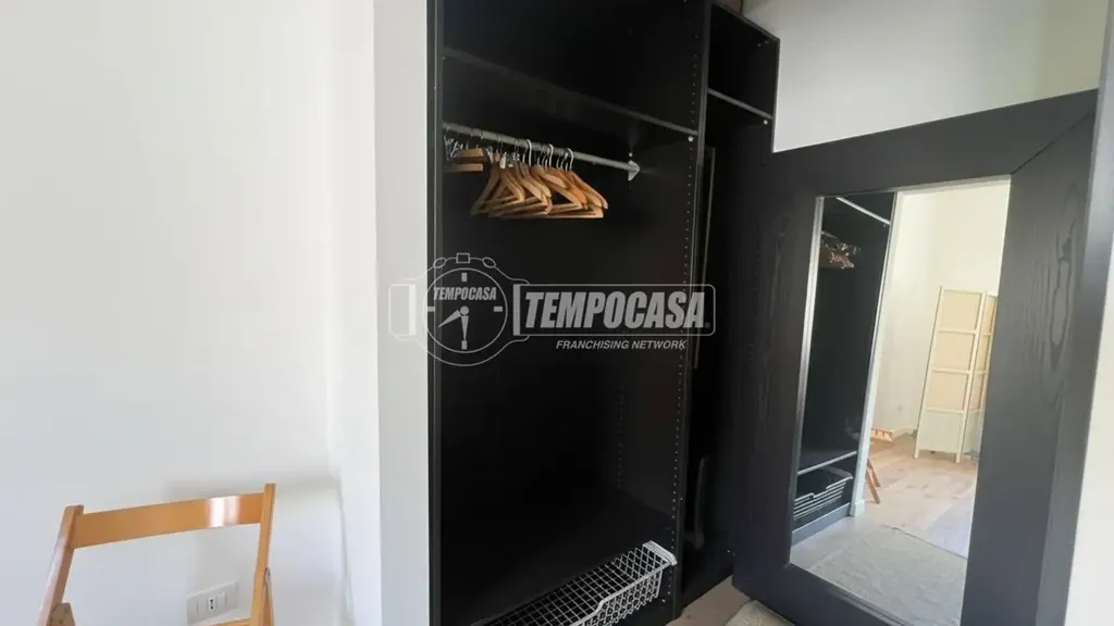 Toad - Modernised Flat with Balcony in Monza Centre