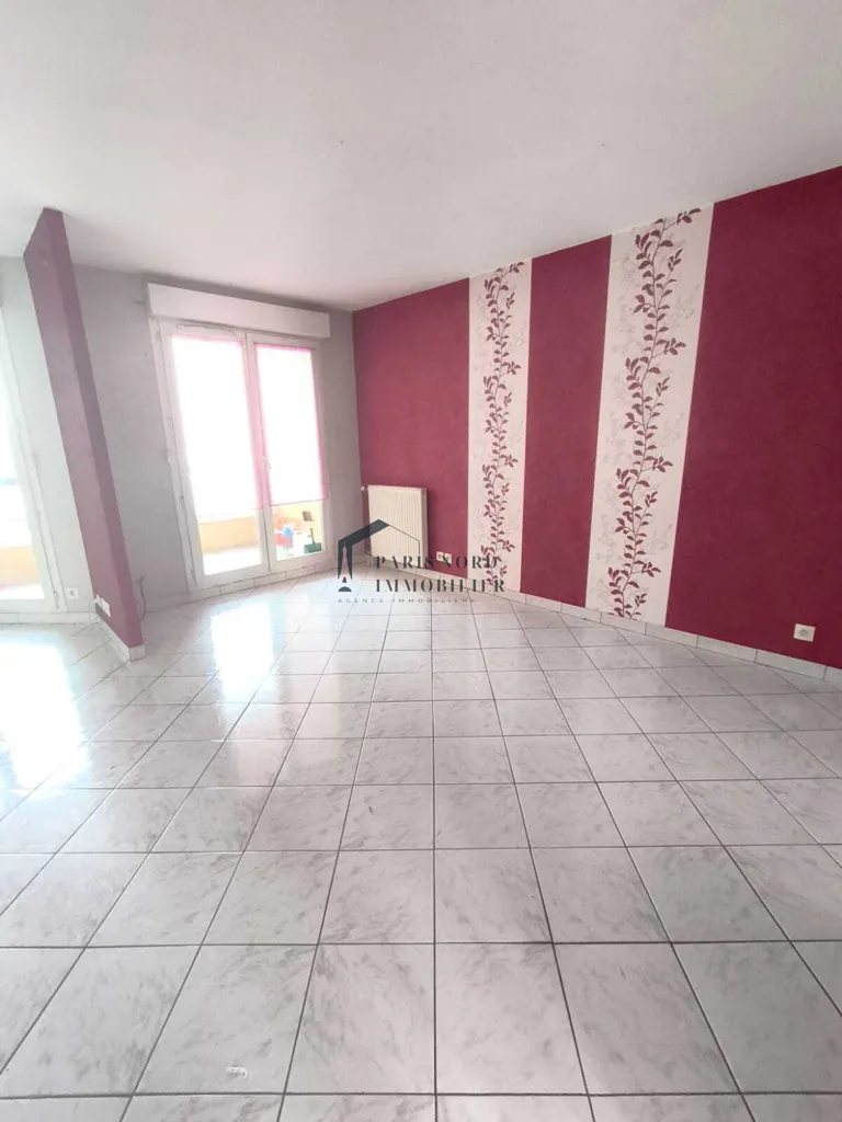 Séjour - Appartement F4 avec Balcon dans le Quartier Prisé du Blanc-Mesnil