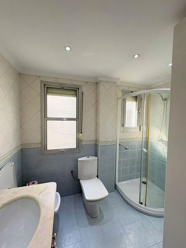 Bathrooms - Furnished Flat with Ascensor in Madrid