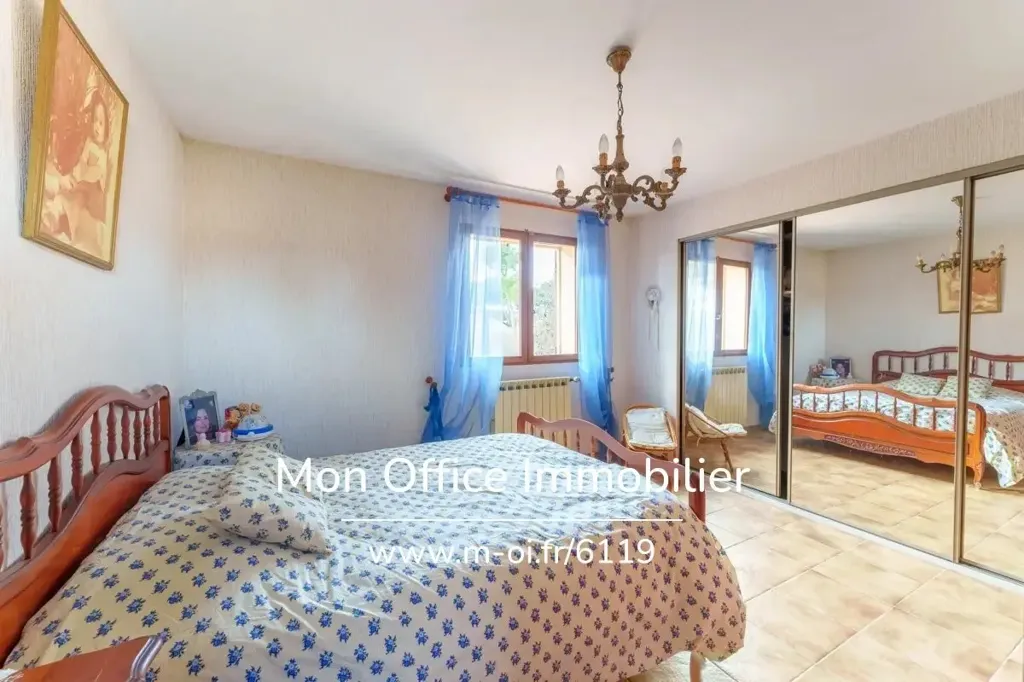 Chambres - Villa avec Piscine et Appartement Indépendant à Sausset-les-Pins