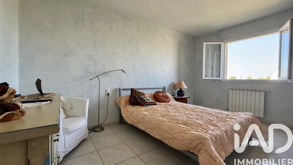 Chambres - Maison Traditionnelle avec Jardin à Paulhan