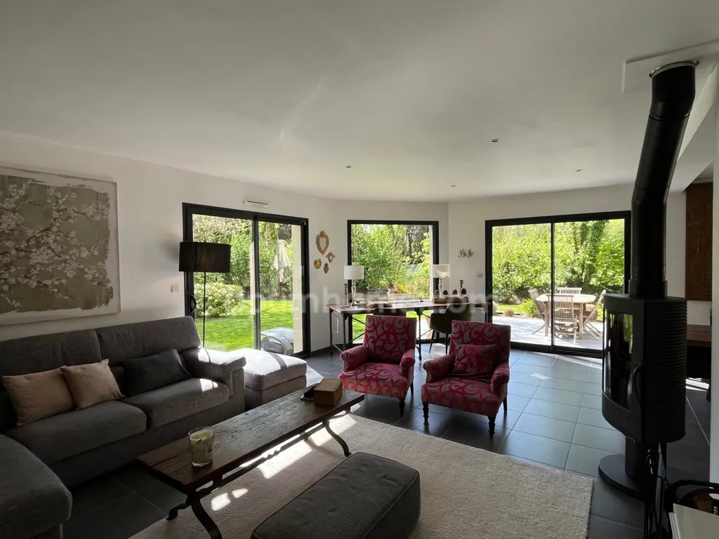 Living Room - Contemporary House with Garden in Honfleur Heights