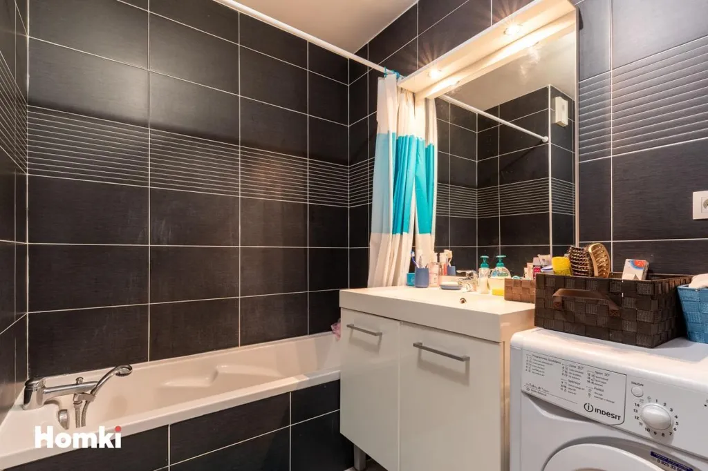 Salles de bain - Studio avec Balcon à Tassin-la-Demi-Lune
