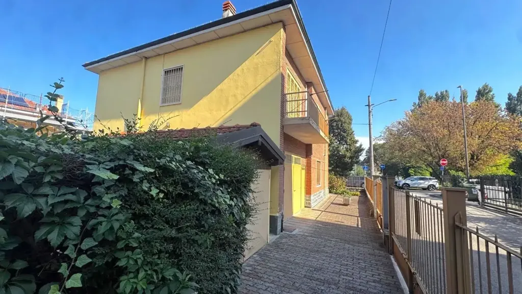 Extérieur - Cielo-Terra Property with Shop in Binasco