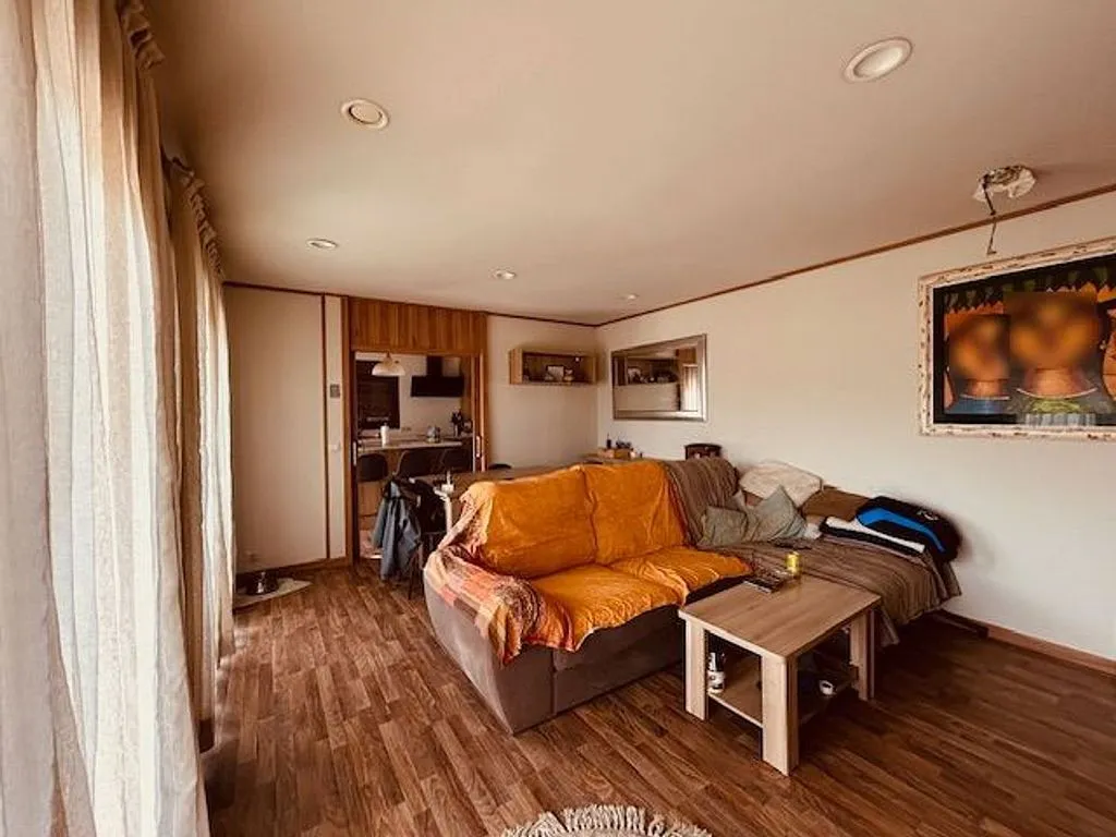 Elutuba - Chalet with Terrace in La Plana