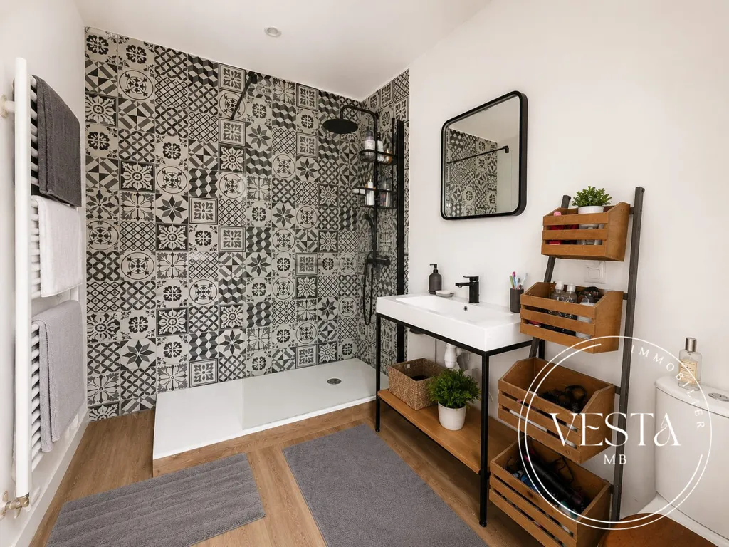 Salles de bain - Maison de charme avec jardin à Fleurey-sur-Ouche