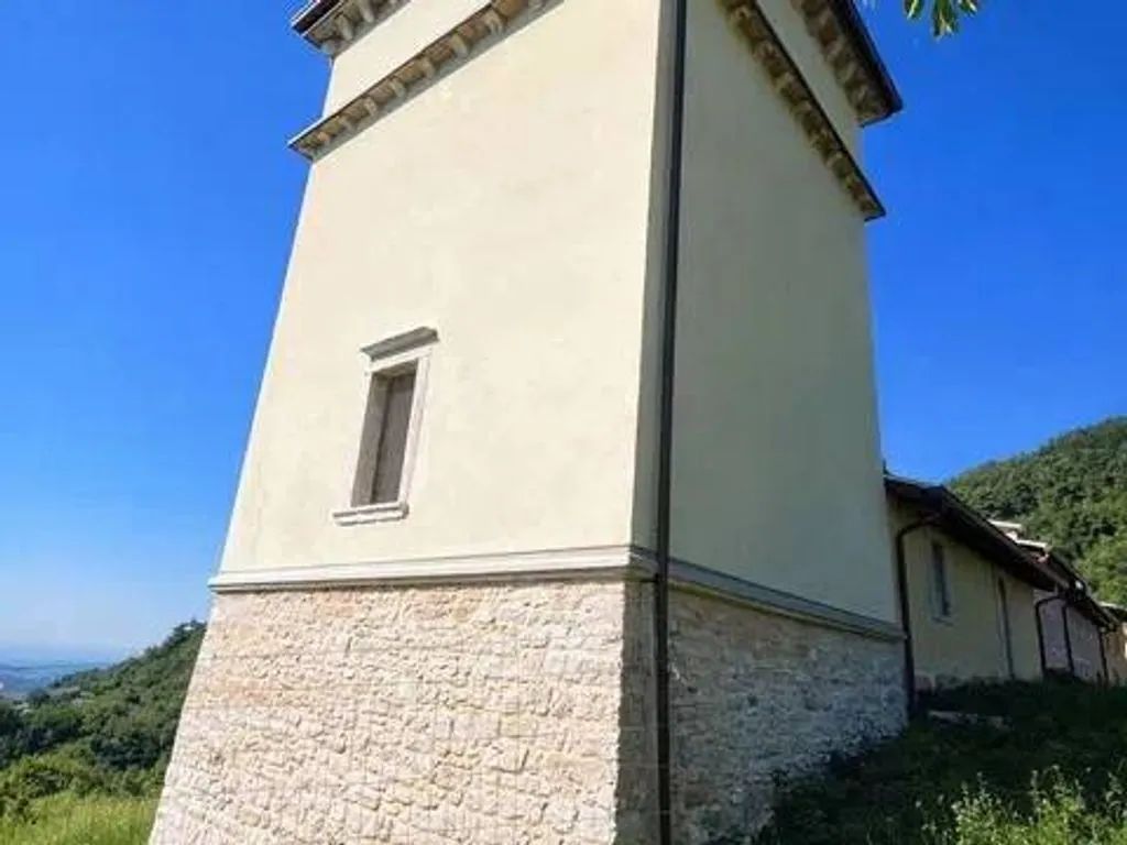 Außenansicht - Historic Tower House with Vineyard in Negrar