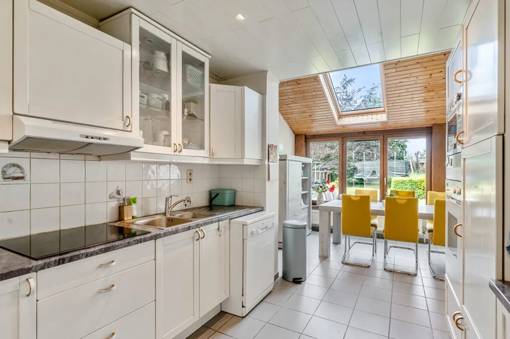 Kitchen - Spacious House with Garden in Oud-Heverlee