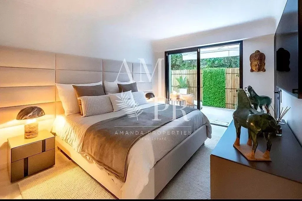 Bedrooms - Luxury Flat with Sea View in Le Cannet