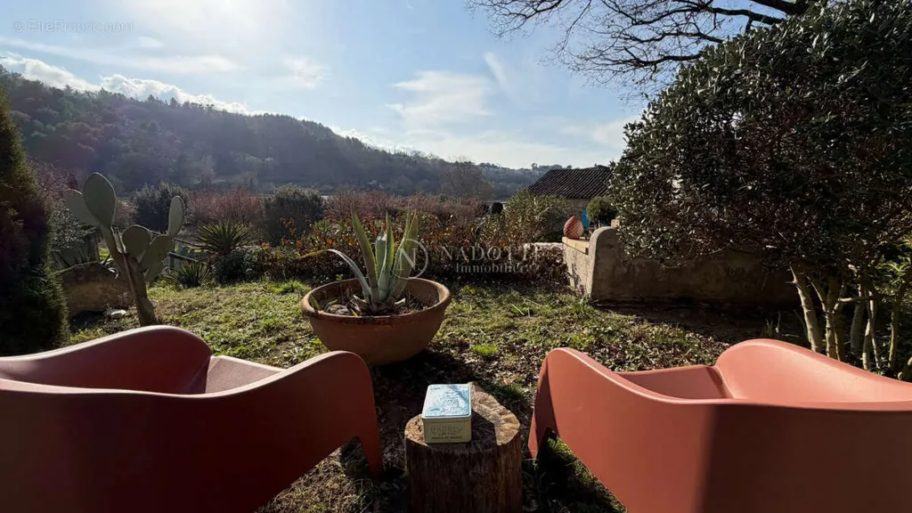 Jardin - Propriété de Caractère avec Piscine à Ménerbes