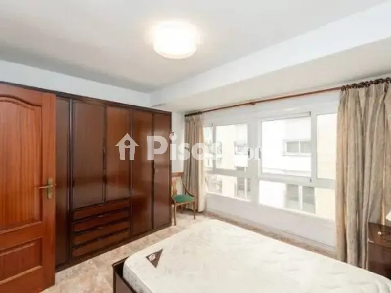 Camere da letto - Classically Styled Flat with Balcony in Traditional Centre