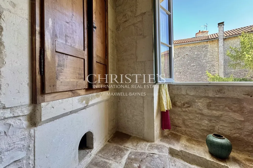 Giardino - Historic Manor with Courtyard in Tusson, Charente
