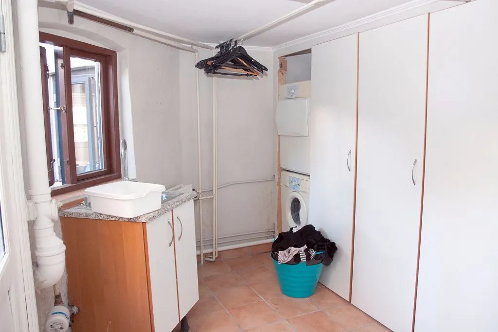 Buanderie - Luxury Apartment with Balcony in City Centre