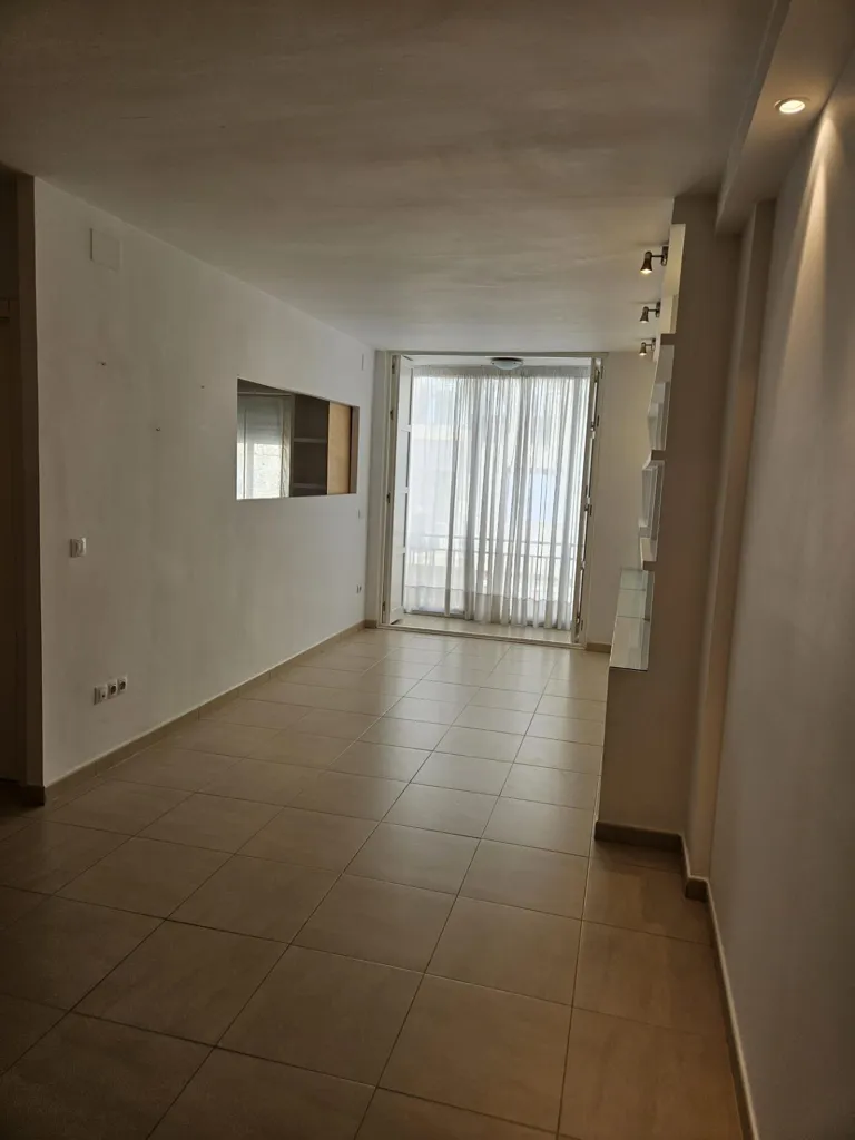 Elutuba - Flat with Balcony in Seville's Macarena