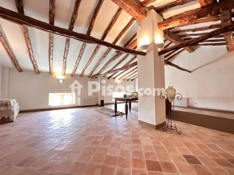 Pièces - Historic Finca with Vineyards in Requena