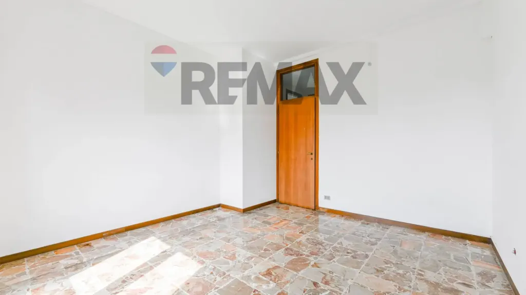Toad - Bright Three-Bedroom with Park Views in Vedano al Lambro