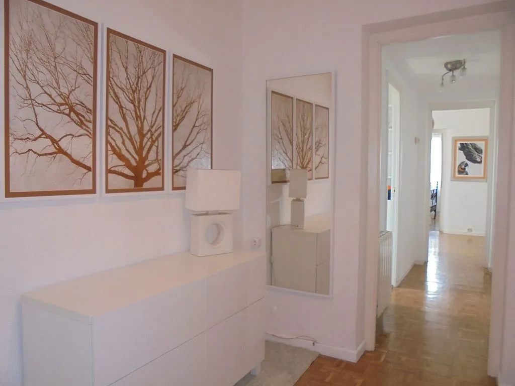 hallway_entrance