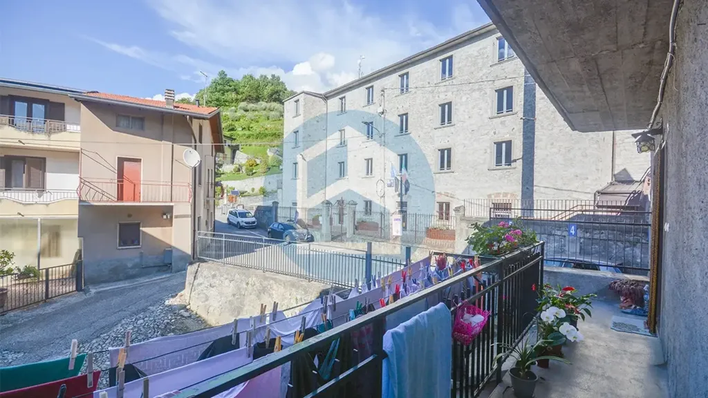 Balcony - Terraced House with Potential in Niardo