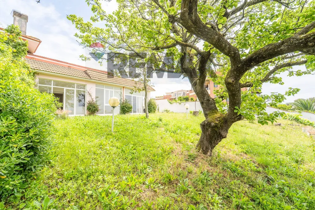 Aed - Villa with Panoramic View in Rome