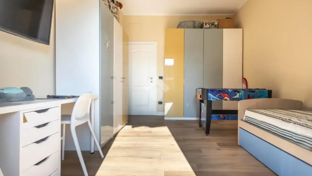 Chambres - Modernised Apartment with Balcony in Turin