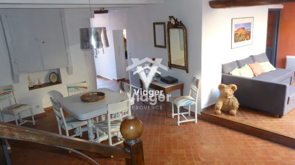 Maison de Village avec Charme Provençal à Roussillon