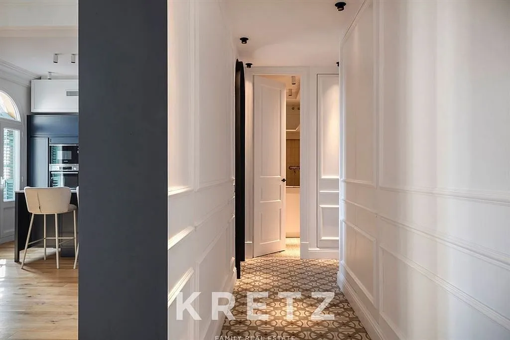 Esik - Apartment with Balcony in Eixample Izquierdo