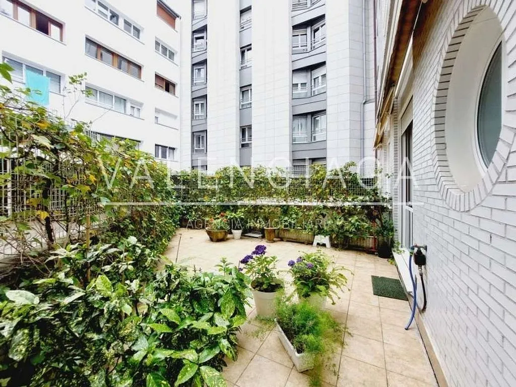 Jardin - Modern Apartment with Terrace in City Centre