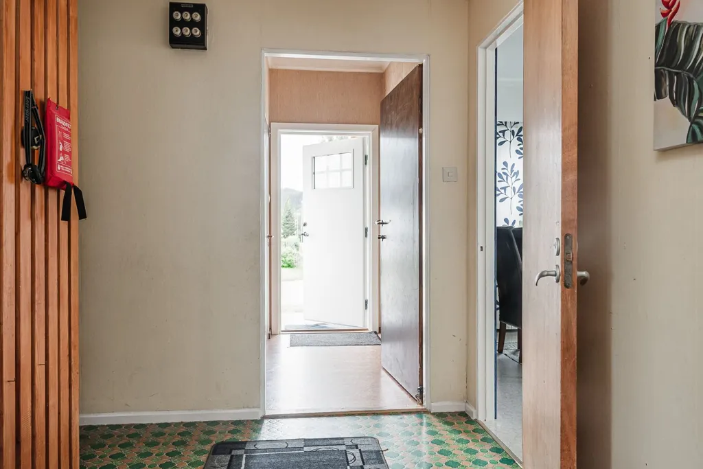Esik - Detached House with Garden in Ramsele