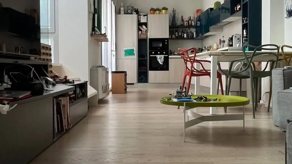 Séjour - Loft Apartment with Large Windows in Mantova Centre