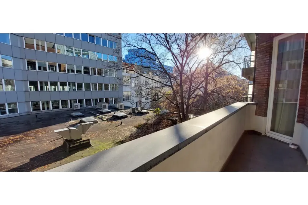 Rõdu - Art Deco Apartment with Terrace in Etterbeek