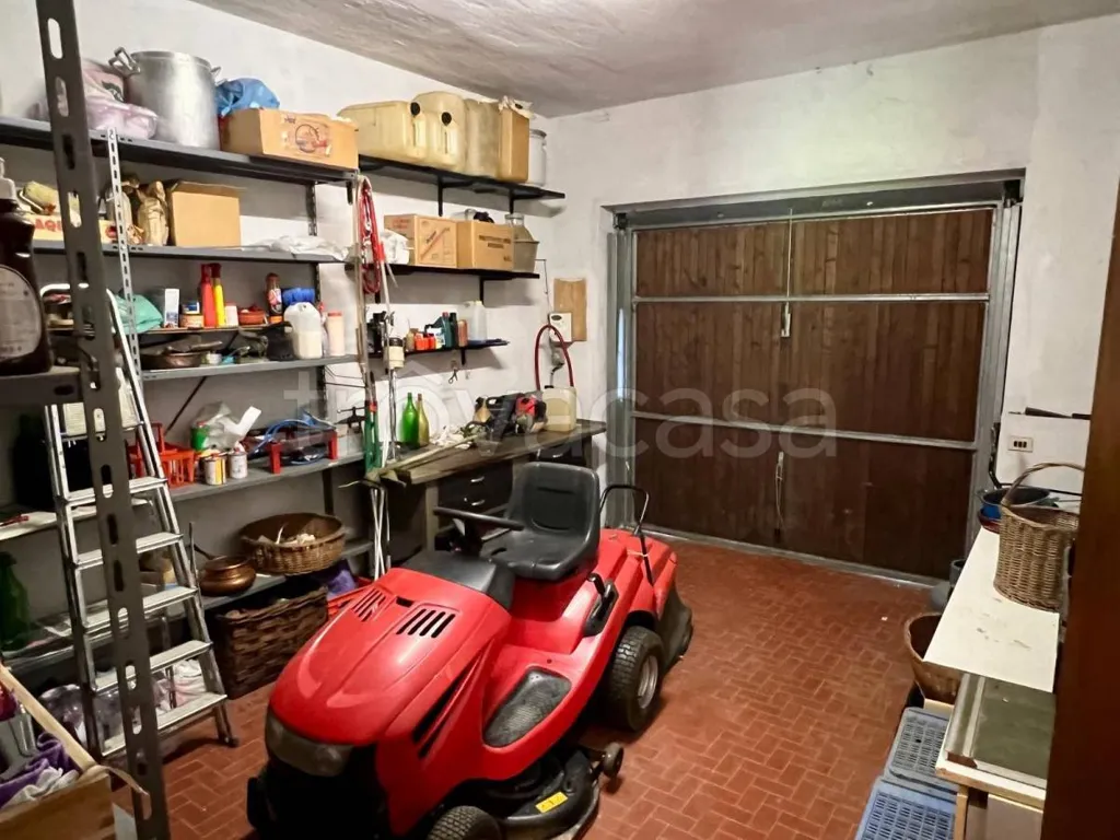 Garage - Villa with Private Garden in Sommariva Perno