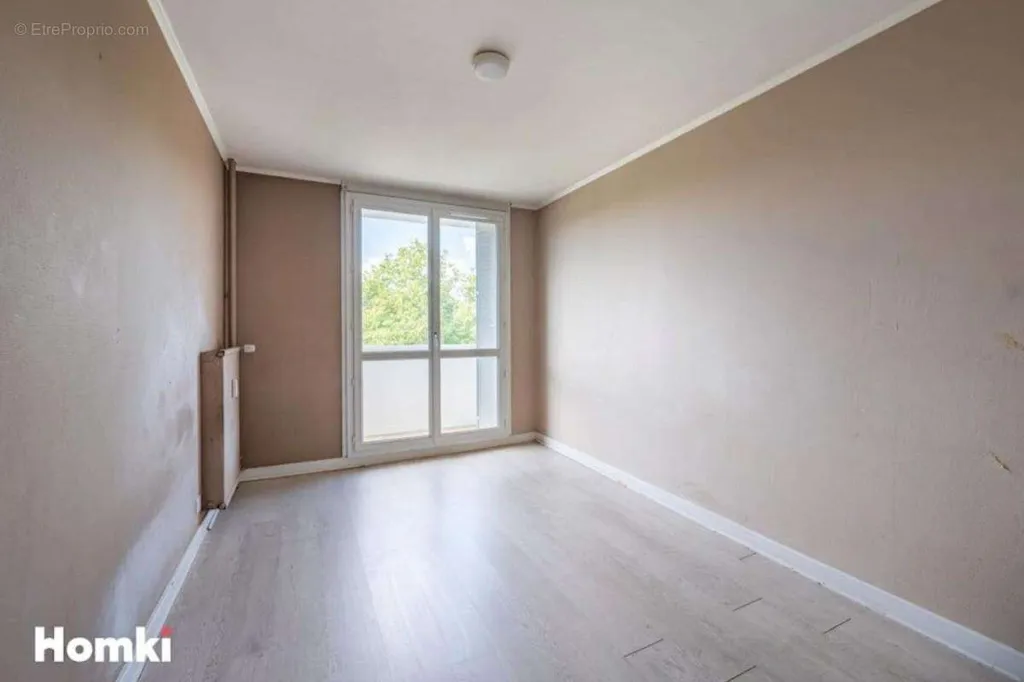 Pièces - Appartement T5 avec Balcon à Oullins
