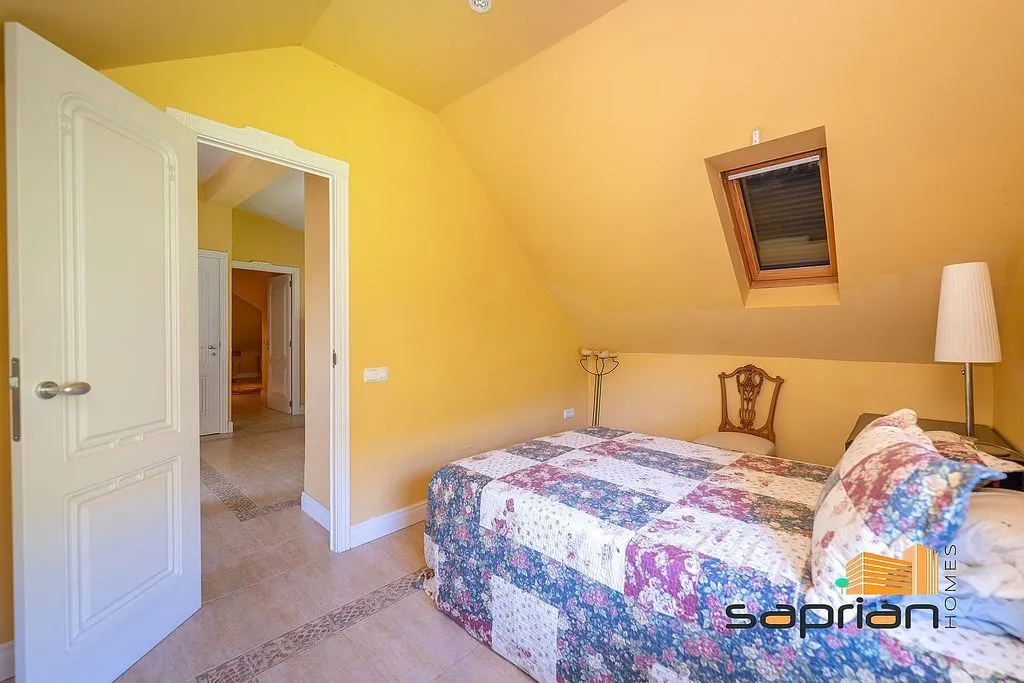 Magamistoad - Chalet with Pool and Terrace in Robledo de Chavela