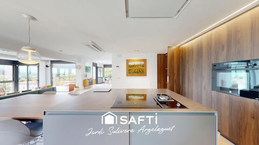 Cuisine - Luxury Villa with Panoramic Views in Banyoles