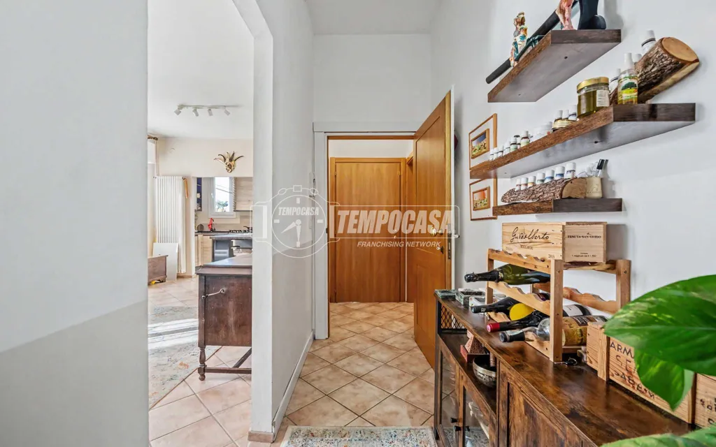 Esik - Charming Apartment with Balcony in Bagnacavallo