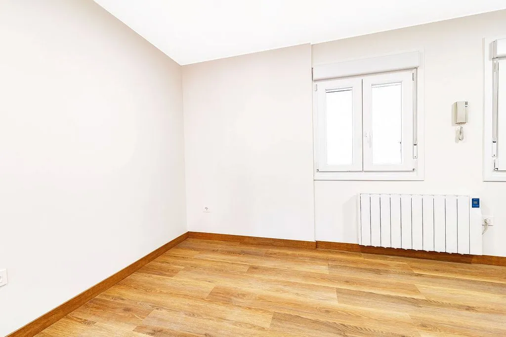 Toad - Modernised Flat with Balcony in Colloto