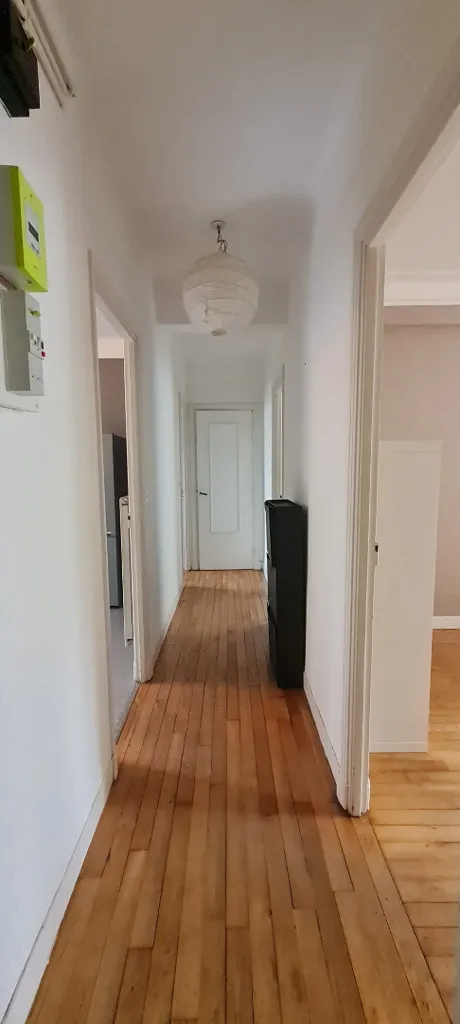 Hallway - 2-Bedroom Apartment with South-West View in Brest