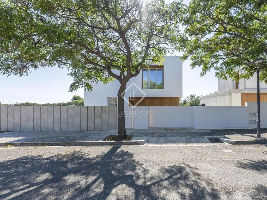 Välivaade - Modern House with Pool in Reus