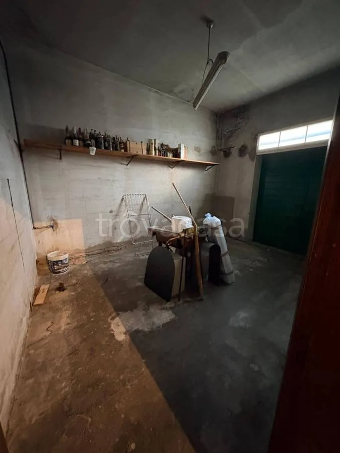 Garage - Completely Refined Bifamiliar in Central Ferrara
