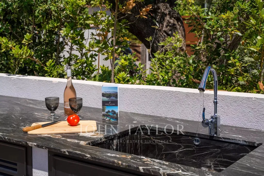 Terrasse - Villa avec Piscine et Vue Mer à La Croix-Valmer
