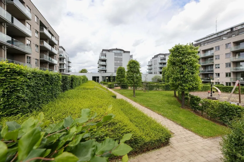 Jardin - Appartement avec Terrasse et Parking à Hasselt
